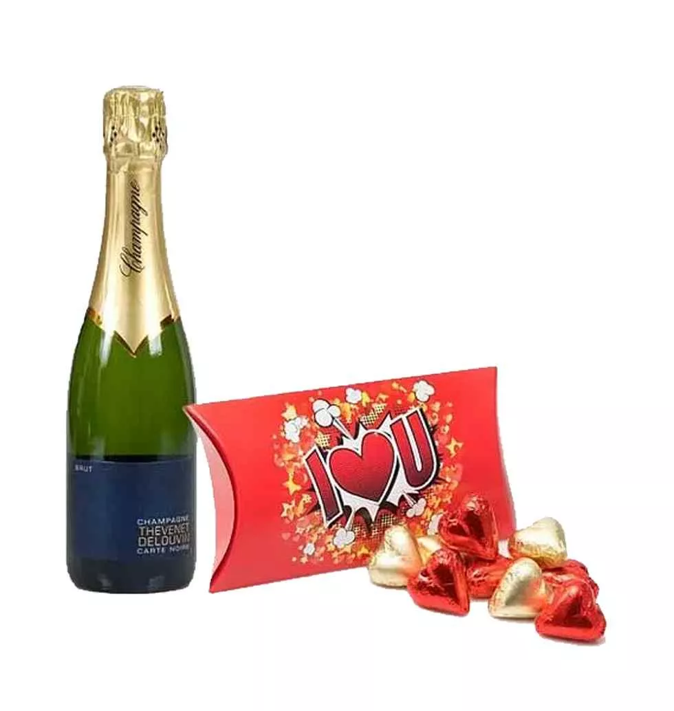 Appealing Champagne N Heart Chocolates Gift Combo for Your Valentine